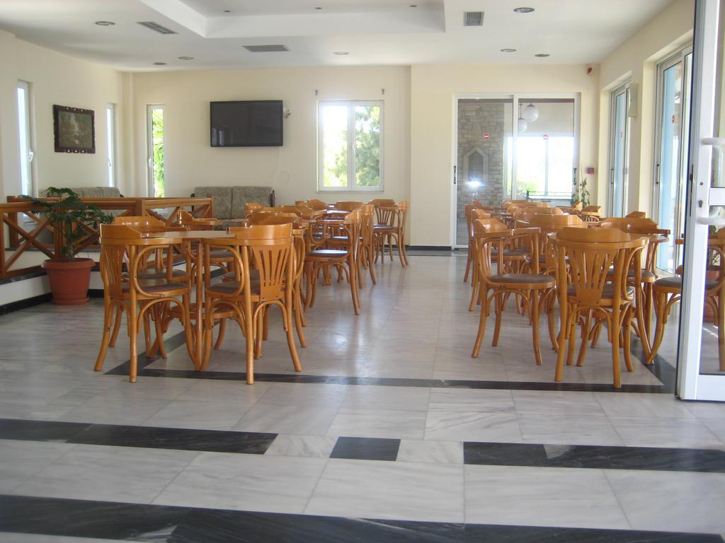 Zefiros Beach Hotel Mykali Exterior photo