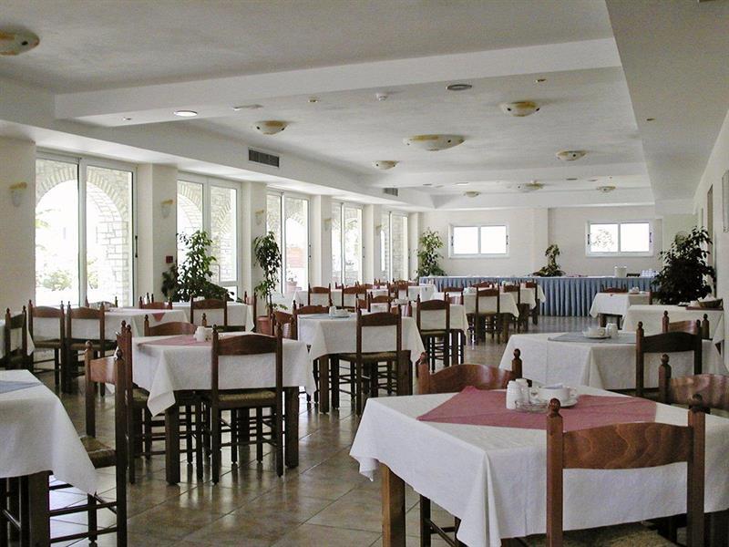 Zefiros Beach Hotel Mykali Exterior photo